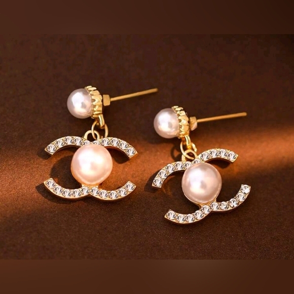 Chanel Style Earrings - Picture 6 of 9